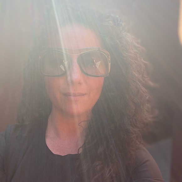 Meet your Posher, Kara - Picture 1 of 1